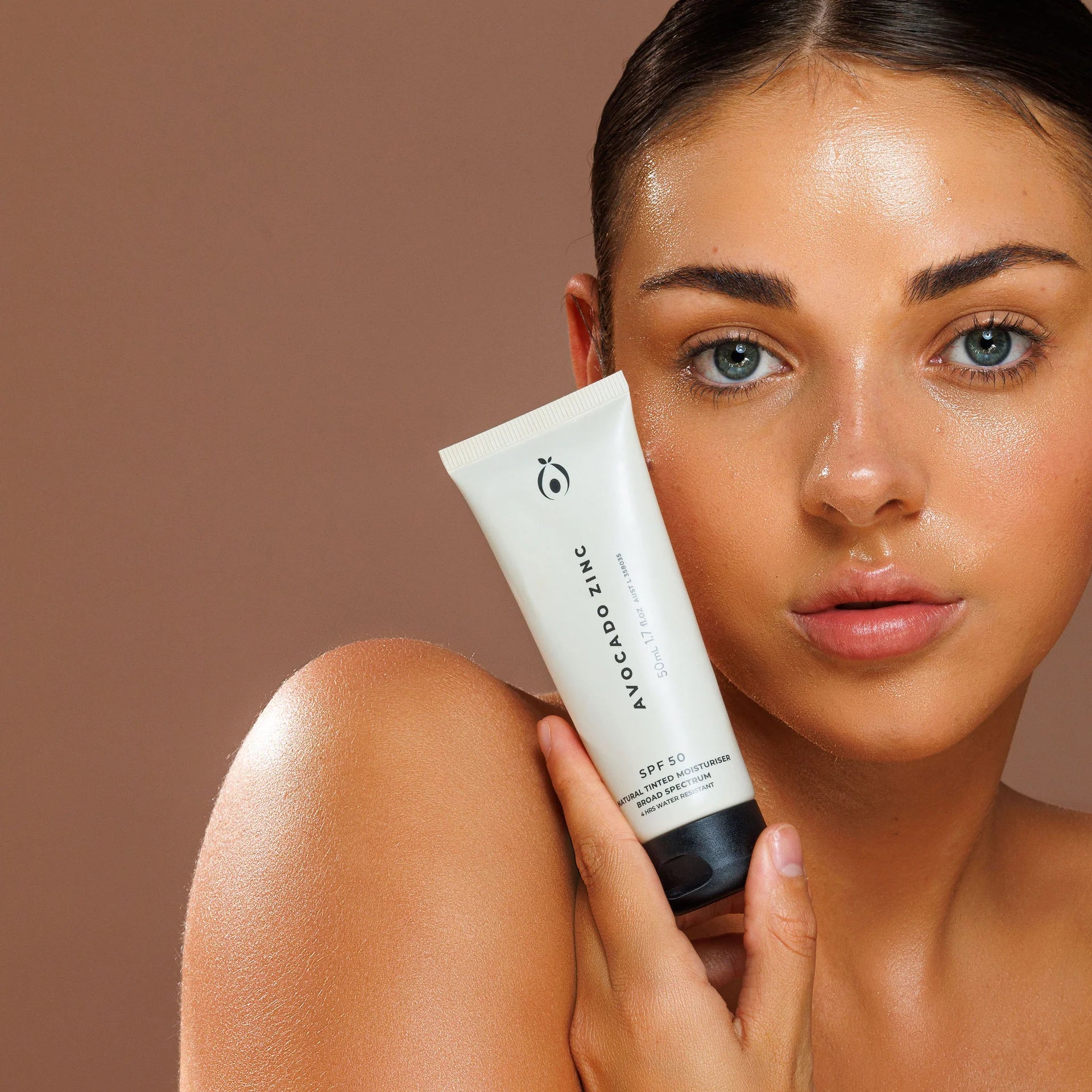 Avocado Zinc Tinted Moisturiser SPF50 - Medium Dark